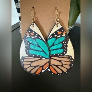 NEW Plunder Monarch Butterfly Earrings ✨🦋✨